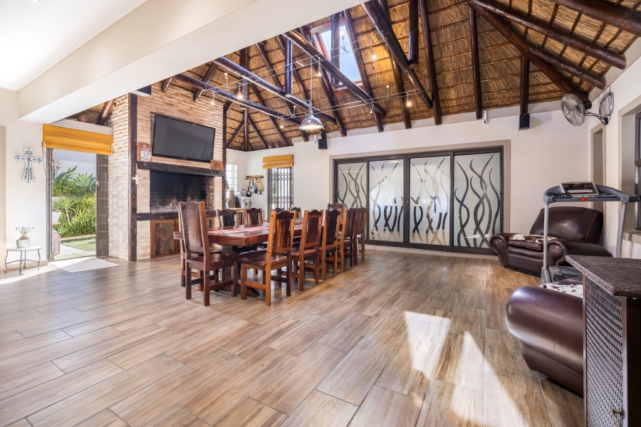 5 Bedroom Property for Sale in Deo Gracia Western Cape